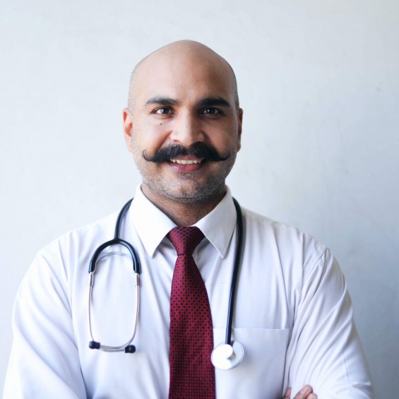 Dr V K Tewari  Ophthalmologist doctor in Noida